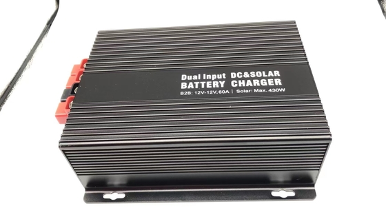 Regolatore solare introdotto doppio 12V B2B 60A MPPT 30A del caricabatteria